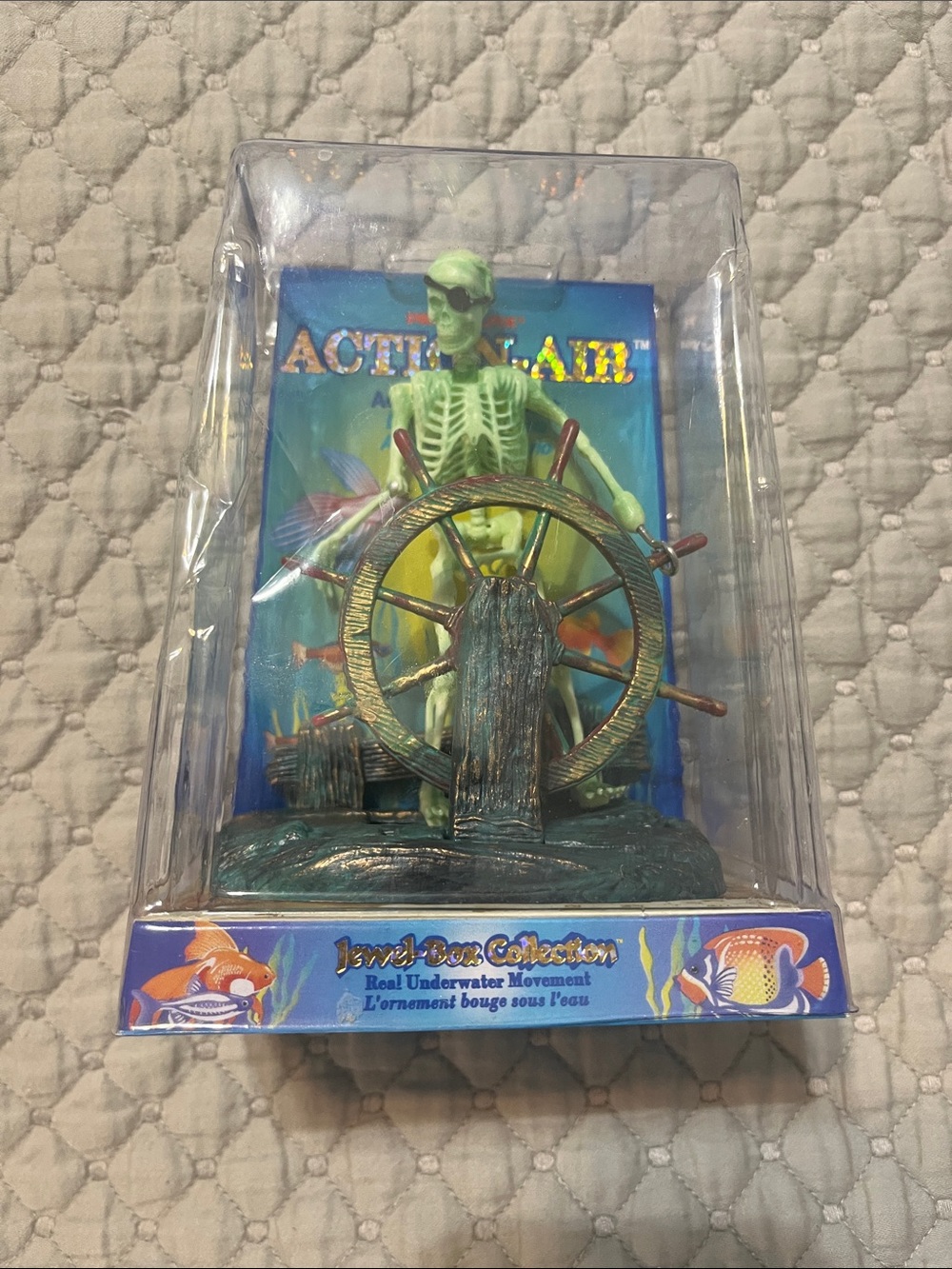 Green Skeleton Ship Wheel Aquarium Ornament